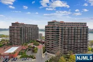 100 Carlyle #16 J/K N, Cliffside Park, NJ 07010