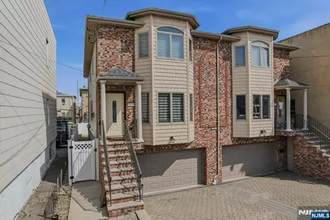310 6th St #A, Fairview, NJ 07022
