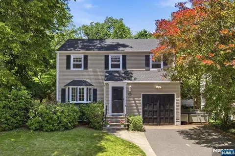 212 Grove Ave, Verona, NJ 07044