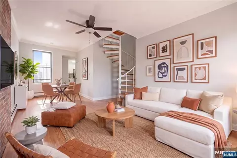 133 Grand St #401, Jersey City, NJ 07302