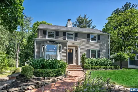 979 Salem Ln, Ridgewood, NJ 07450