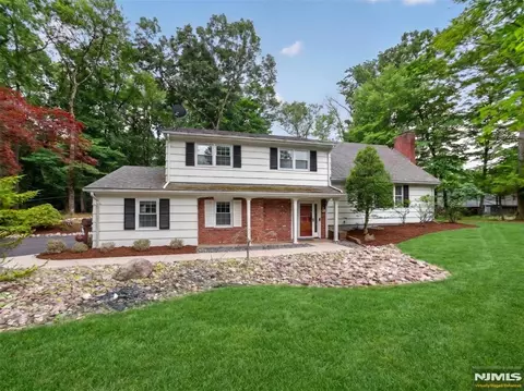 224 Oak St, Ramsey, NJ 07446