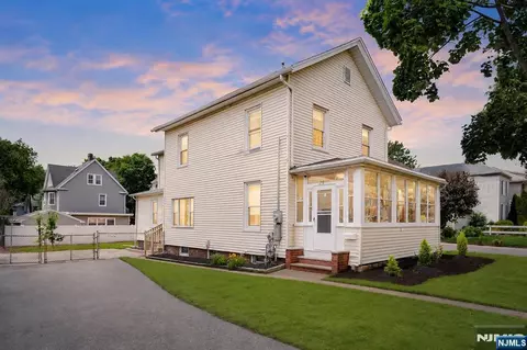 25 Riverview Ave, Rutherford, NJ 07070