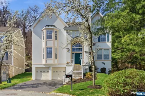 1 Skytop Rdg, Oakland, NJ 07436