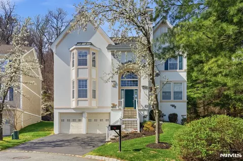 1 Skytop Rdg, Oakland, NJ 07436