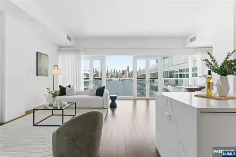 800 Ave At Port Imperial Blvd #1010, Weehawken, NJ 07086