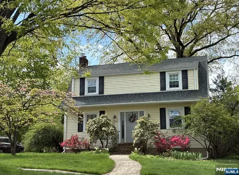 496 Tilden Ave, Teaneck, NJ 07666