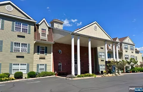 5322 Richmond Rd #322, West Milford, NJ 07480