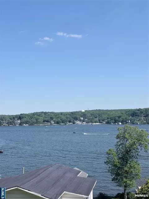 318 Lakeside Blvd, Hopatcong, NJ 07843