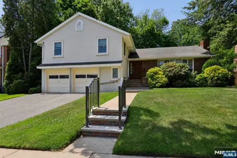 384 Rutland Ave, Teaneck, NJ 07666