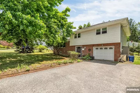 310 Ruckman Rd, Closter, NJ 07624