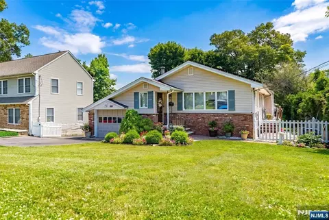 447 Van Dyke St, Ridgewood, NJ 07450