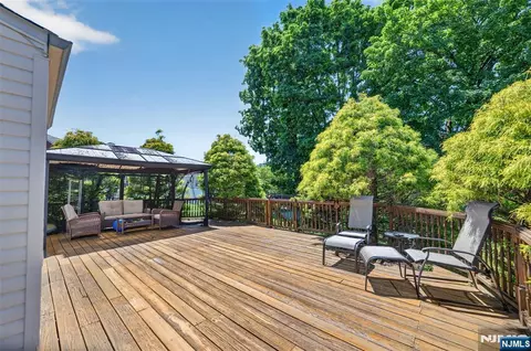 Exterior - 413 Maple Hill Dr, Hackensack, NJ 07601 photo 4 of 7