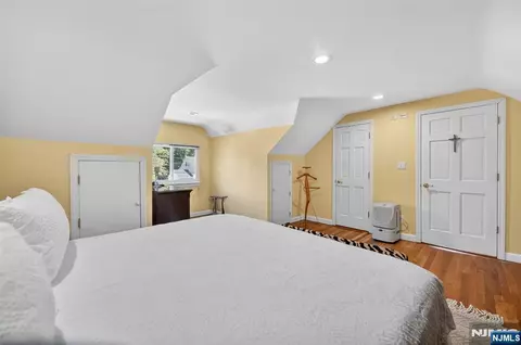 Bedroom - 413 Maple Hill Dr, Hackensack, NJ 07601 photo 3 of 8