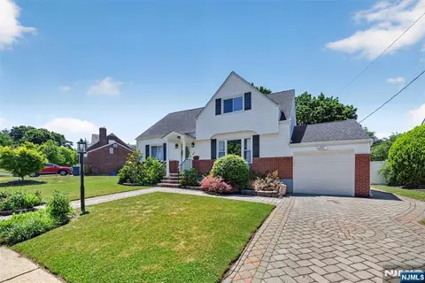 Exterior - 413 Maple Hill Dr, Hackensack, NJ 07601 photo 3 of 7