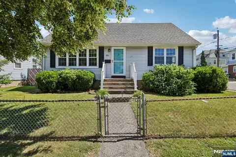 251 Main St, East Rutherford, NJ 07073