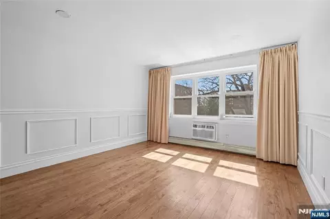 Living - 25 Jefferson St #4E, Hackensack, NJ 07601 photo 2 of 5