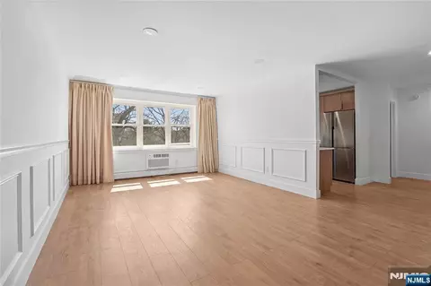 Living - 25 Jefferson St #4E, Hackensack, NJ 07601 photo 3 of 5