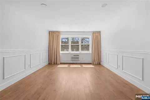 Living - 25 Jefferson St #4E, Hackensack, NJ 07601 photo 1 of 5