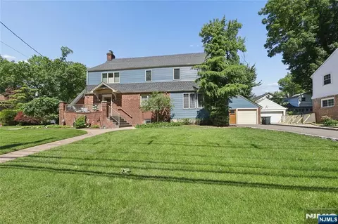 1474 Windsor Rd, Teaneck, NJ 07666