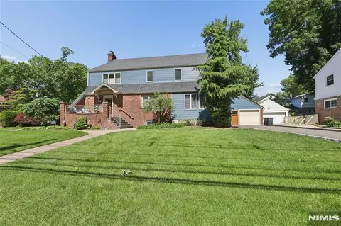 1474 Windsor Rd, Teaneck, NJ 07666