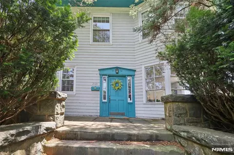 260 Knickerbocker Rd, Tenafly, NJ 07670