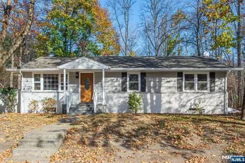 200 Conklintown Rd, Ringwood, NJ 07456