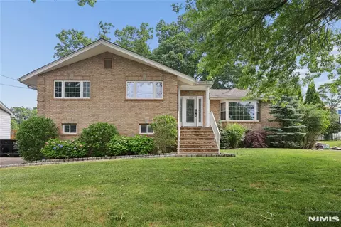 153 Charlotte Pl, Englewood Cliffs, NJ 07632