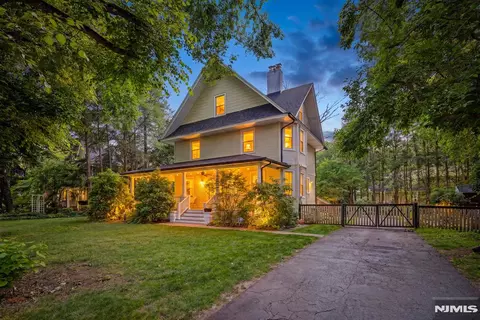 42 Forest Rd, Glen Rock, NJ 07452