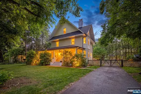 42 Forest Rd, Glen Rock, NJ 07452