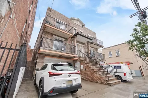 2705 Central Ave, Union City, NJ 07087
