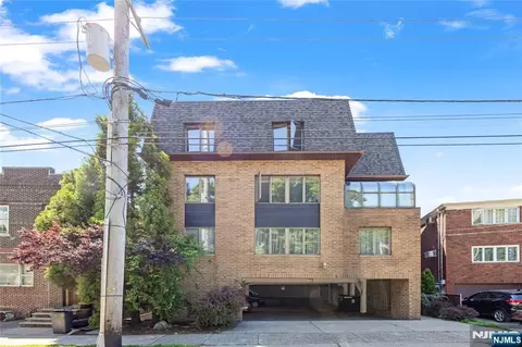 319 Gorge Rd #C0007, Cliffside Park, NJ 07010