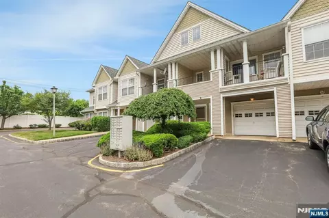 6 Collura Ln, Clifton, NJ 07012