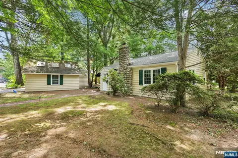 437 Summit St, Ridgewood, NJ 07450