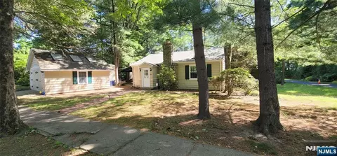 437 Summit St, Ridgewood, NJ 07450