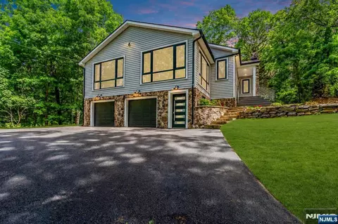 68 North Rd, Boonton Township, NJ 07005