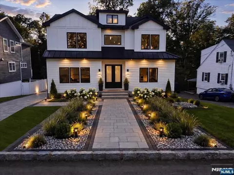 29 Sycamore Ave, Livingston, NJ 07039