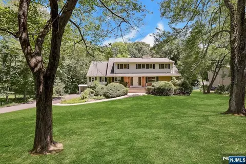 64 Overlook Dr, Woodcliff Lake, NJ 07677