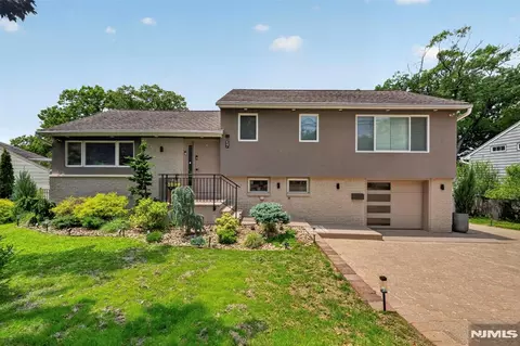 57 Hemlock Rd, Little Falls, NJ 07424