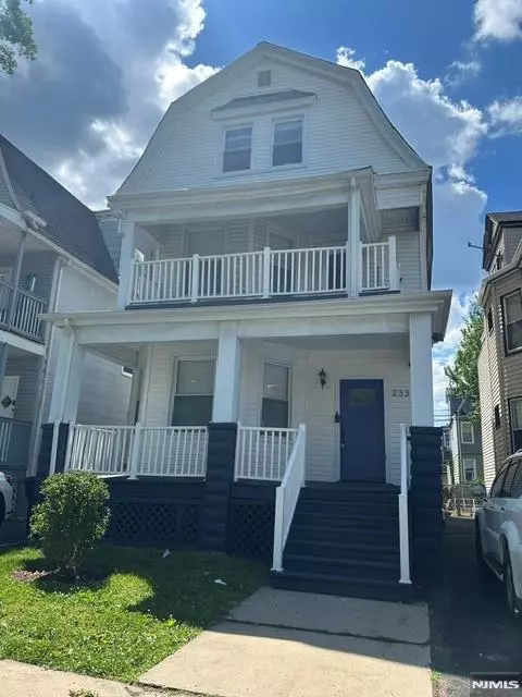233 Clinton St, East Orange, NJ 07018