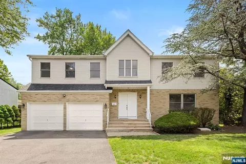 401 11th St, Cresskill, NJ 07626