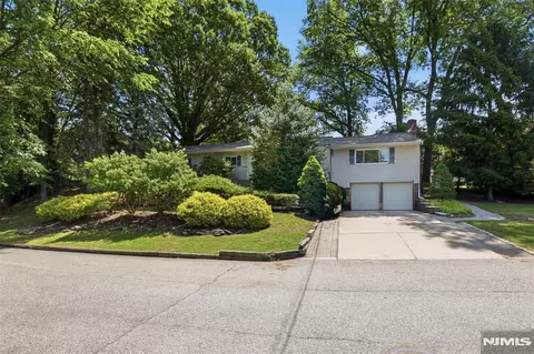 165 Glenn Ave, Norwood, NJ 07648