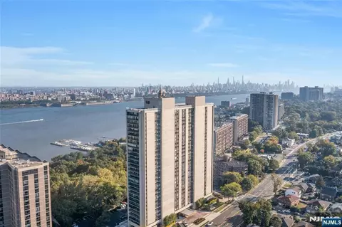 1500 Palisade Ave #5D, Fort Lee, NJ 07024