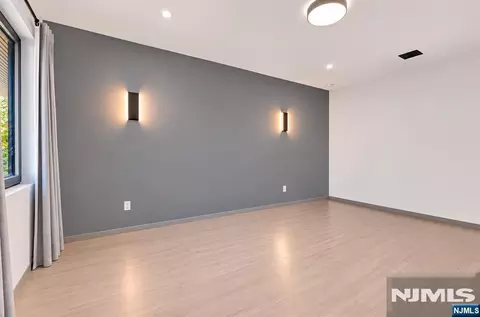 Other - 164 Stuart St, Paramus, NJ 07652 photo 8 of 10
