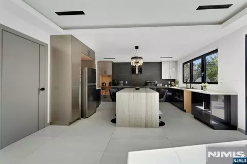 Kitchen - 164 Stuart St, Paramus, NJ 07652 photo 1 of 3
