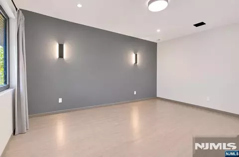 Bedroom - 164 Stuart St, Paramus, NJ 07652 photo 1 of 2