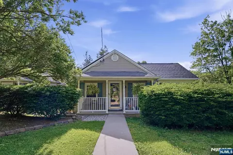 14 Birchwood Pass, West Milford, NJ 07480
