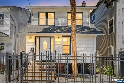 35 Grand Ave, Newark, NJ 07106