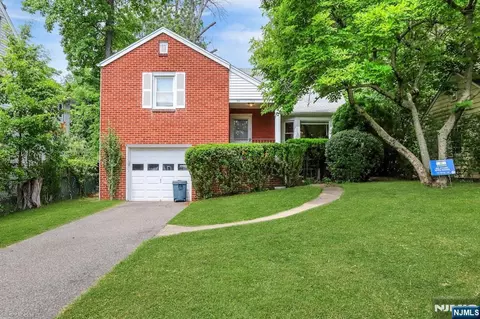 711 Rutland Ave, Teaneck, NJ 07666