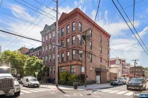 422 Madison St #4R, Hoboken, NJ 07030